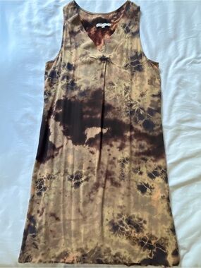 Red Haute Brown and Tan Tie-Dye Sleeveless Shift Dress